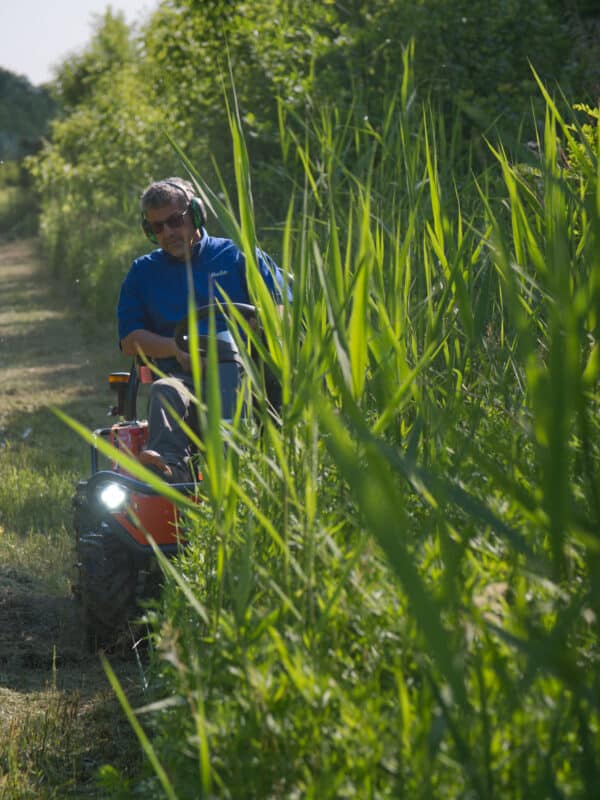 Stella Racoon 95 Municipal 4WD Ride on Flail Mower - Image 6