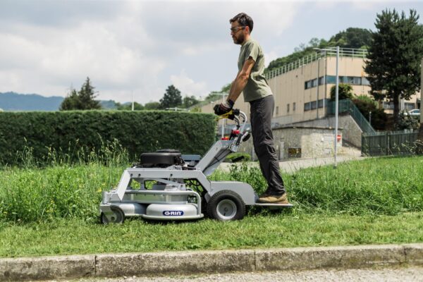 GRIN XM90A Lawn Mower - Image 3